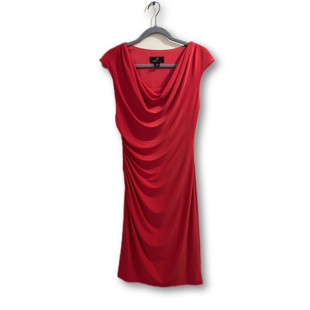 Ronni Nicole size 4 cocktail dress with scoop neck and slip lining